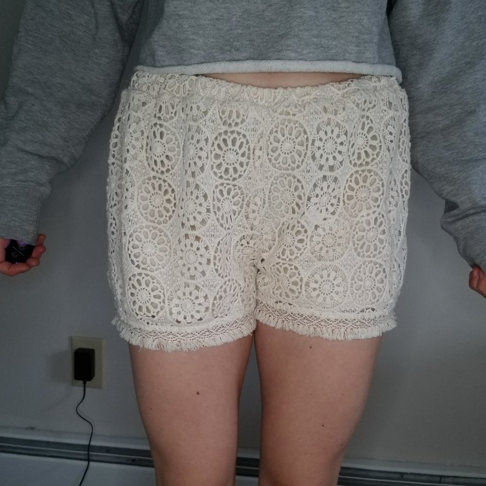 Blue Rain White Lace Print Shorts